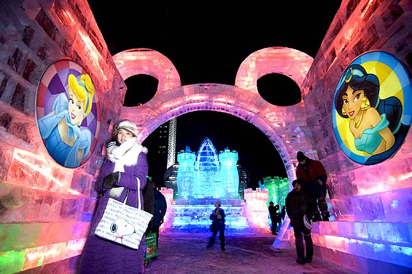 [Harbin-Ice-Snow-Festival-01.jpg]