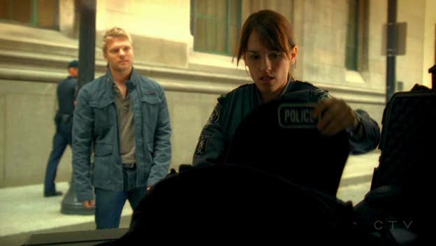 [Amy+Jo+Johnson+Flashpoint+14.jpg]