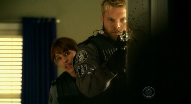 [Jules_Flashpoint+1x9+-+26.jpg]