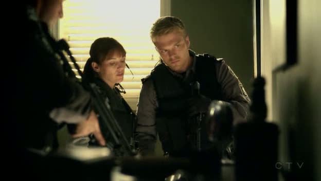 [Jules_Flashpoint+1x9+-+20.jpg]