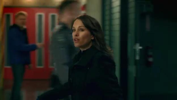 [Jules_Flashpoint+2x8+-+1.JPG]