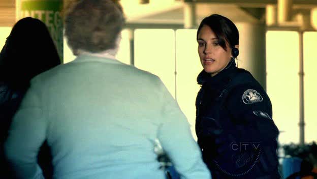 [Jules_Flashpoint+2x11+-+15.jpg]