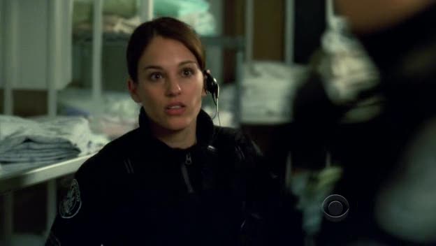 [Jules_Flashpoint+2x13+-+22.jpg]