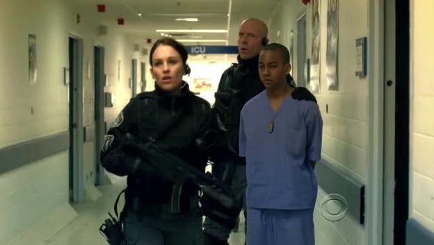 [Jules_Flashpoint+2x13+-+17.jpg]