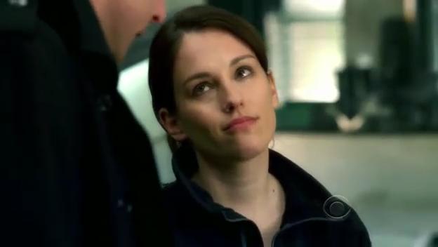 [Jules_Flashpoint+2x13+-+4.JPG]