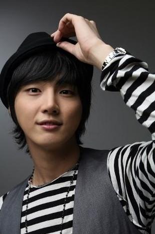 WALLPAPER DESAIN: [Profil] Yoon Shi Yoon