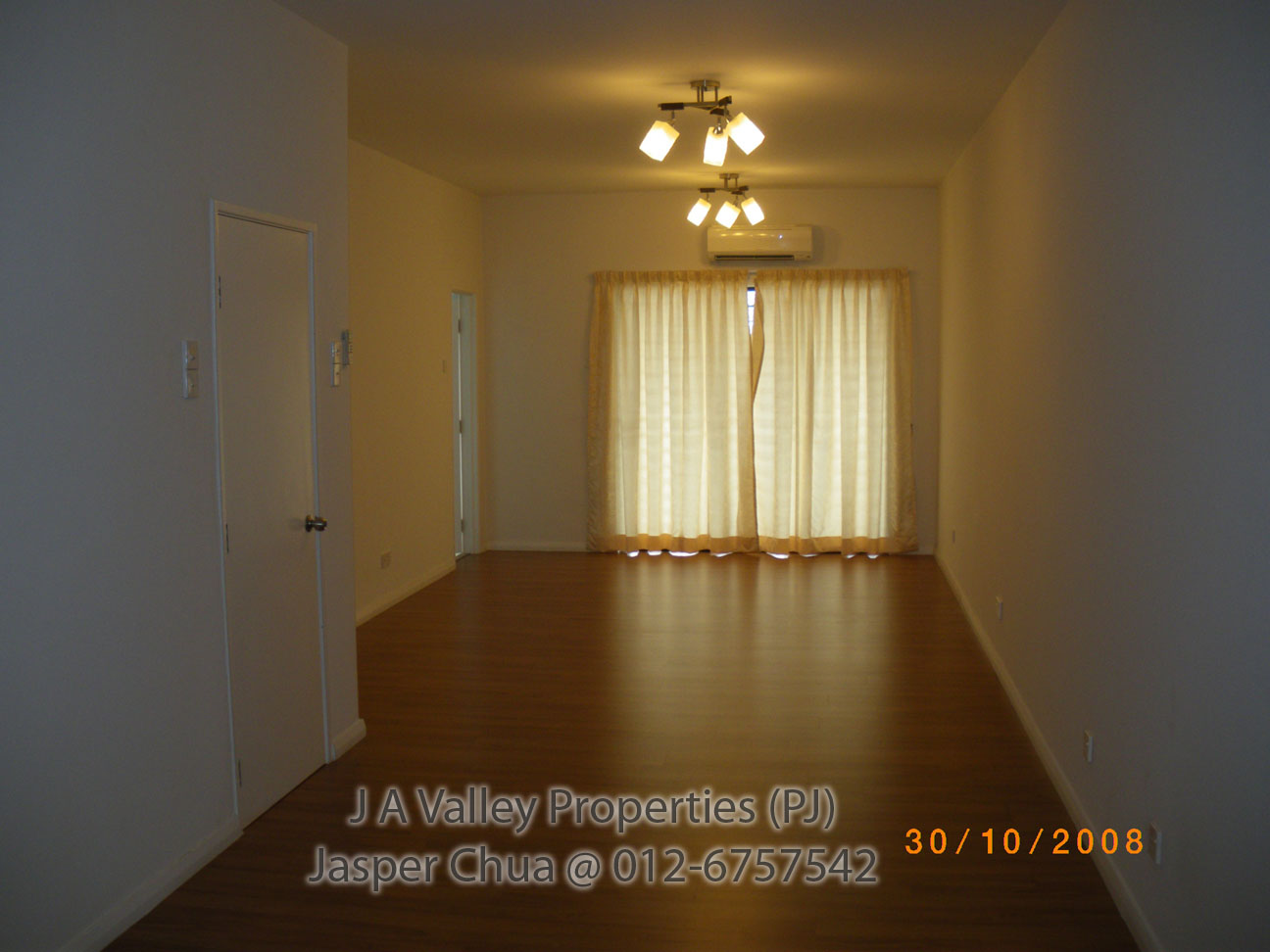 [1_masterbedroom2_e.jpg]