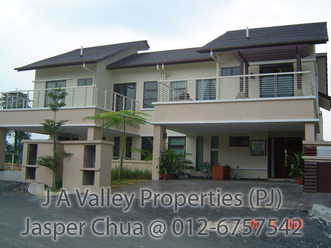 [outer_look_2_e.jpg]