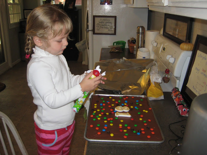 Making daddy's "81-Game" cake to end baseball season
