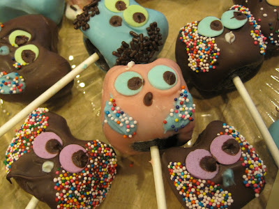Baby Birthday Cake on My Cousin Helped Me Make Some Owl Cake Pops