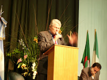 Dr. Luis Palau presenting the Word