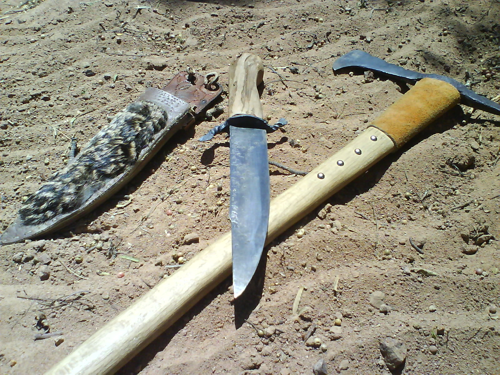 El INTENTO DE ARMERIA: The frontier knife