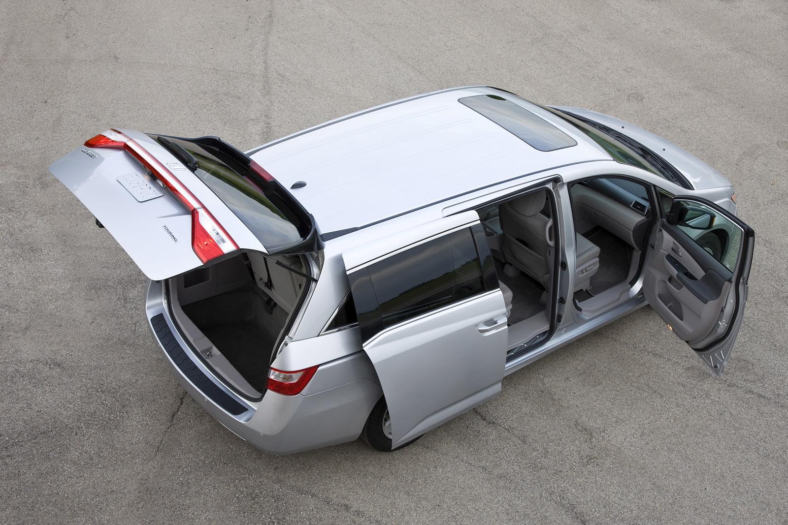 Honda Fan Club: 2011 Honda Odyssey Touring Elite photos