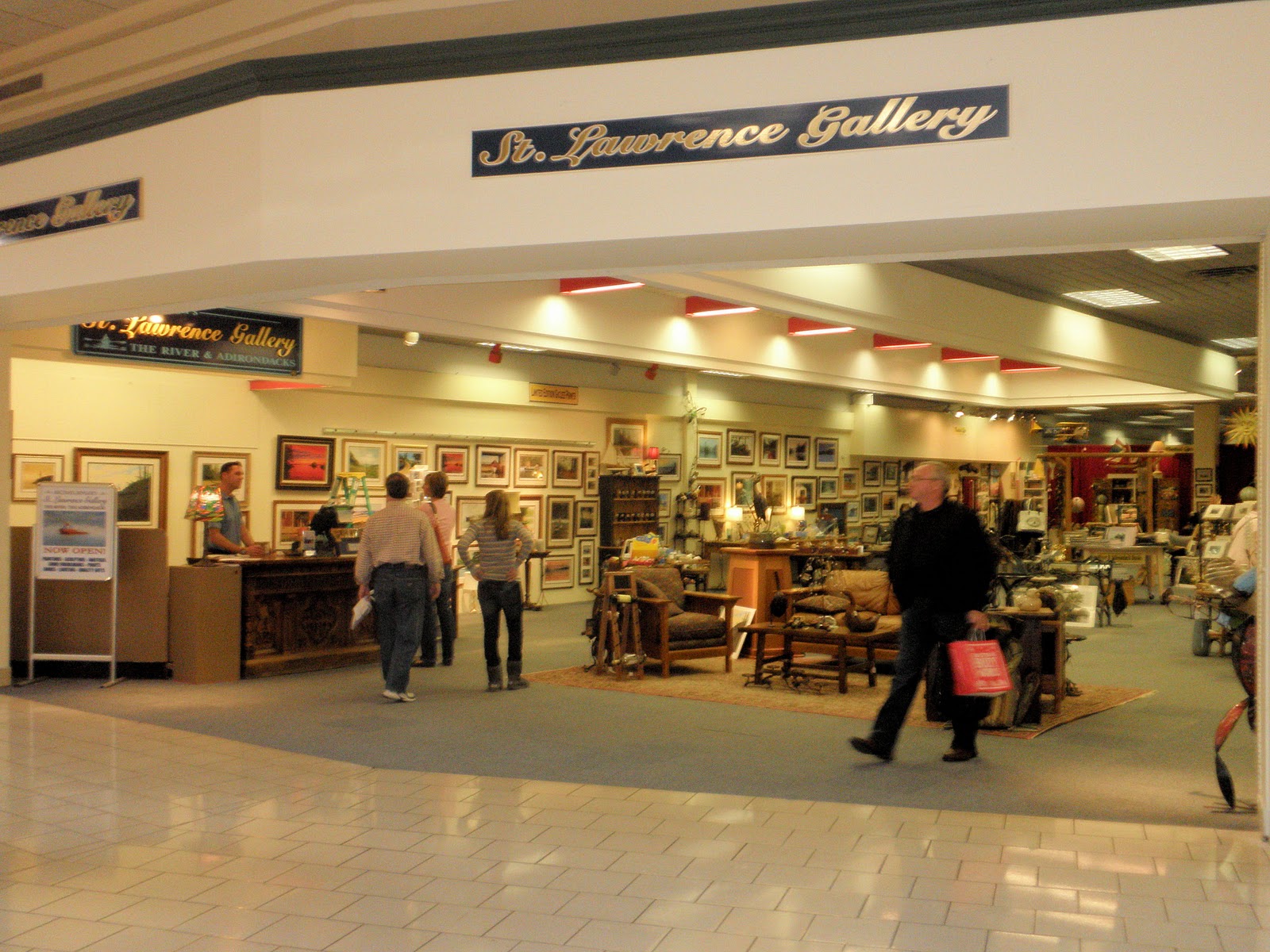shoe stores in salmon run mall