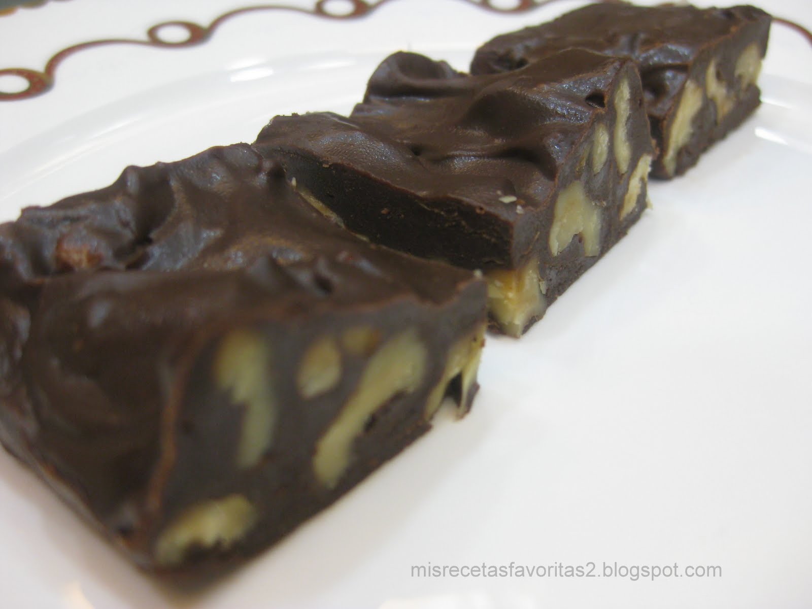 Mis recetas favoritas by Hilmar Cuadritos de fudge de chocolate y nueces