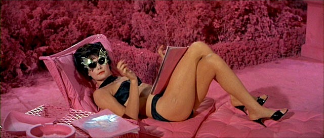 SHIRLEY MacLAINE in WHAT A WAY TO GO