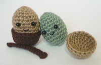 Free amigurumi crochet acorn pattern