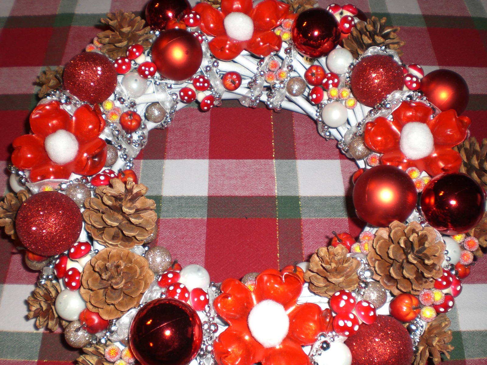 This and That Christmas wreath Recycling project
