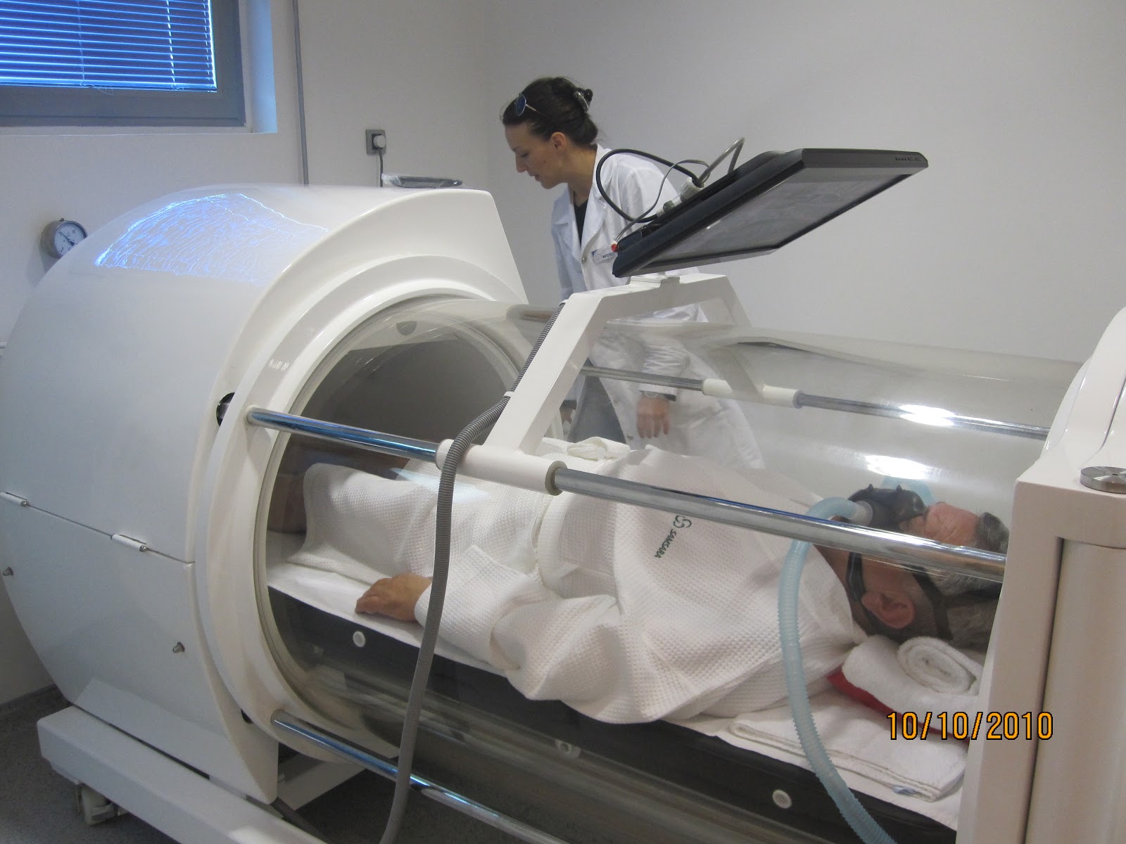India. Hyperbaric Oxygen Therapy Chamber ( HBOT ).Bird Medical Devices