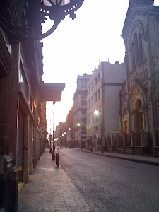 Amanecer en la calle de Madero