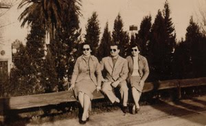 Av. Gral. Paz - año 1956, próximo a Puente Liniers - Guadrail de troncos!!!
