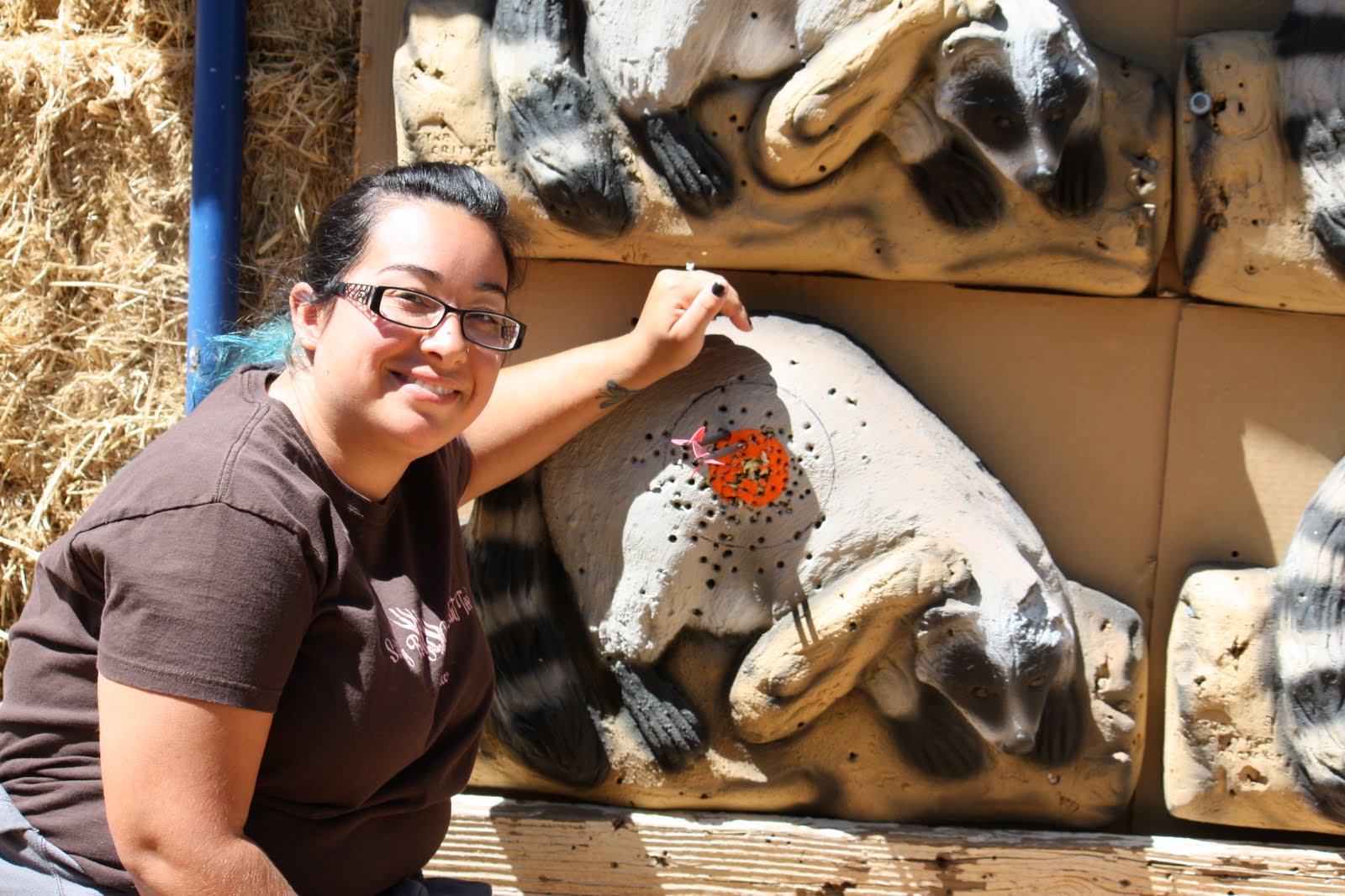 OneHUNTINChick REDDING, CALIFORNIA ARCHERY SHOOT