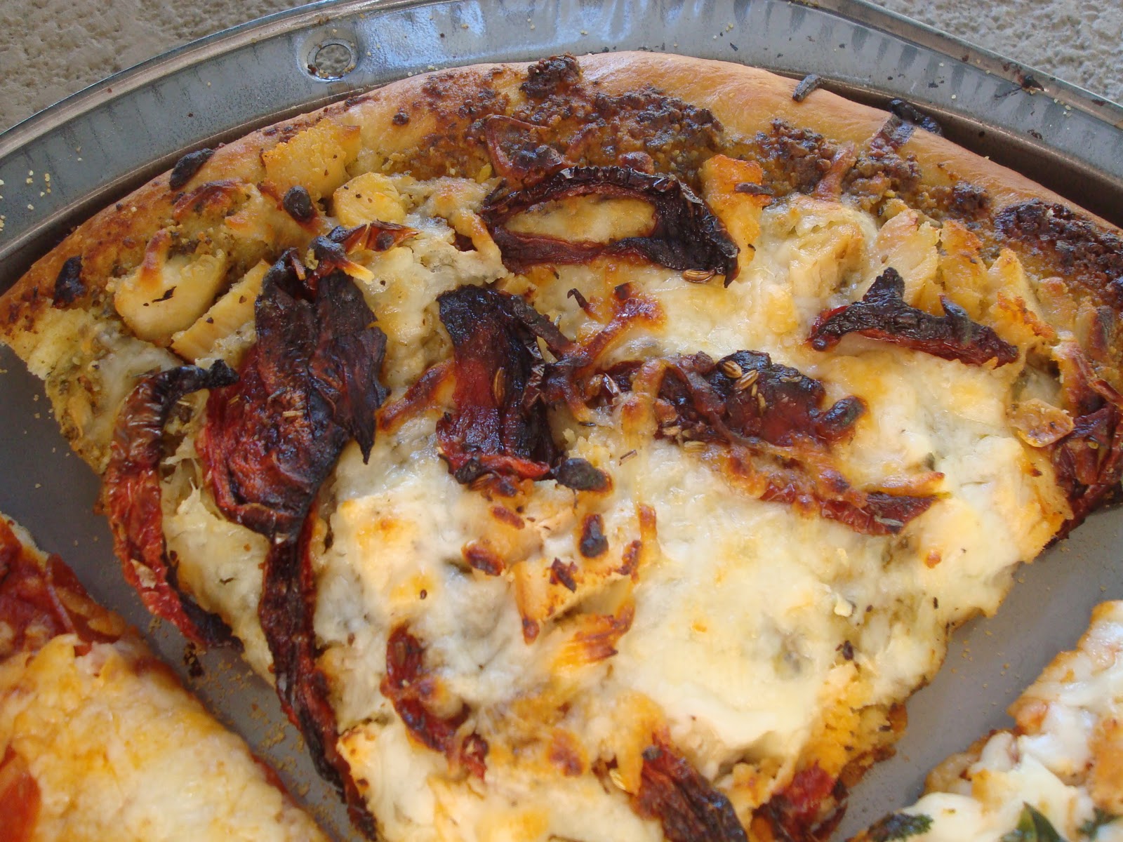 menu managed Sun Dried Tomato Chicken Pesto Pizza