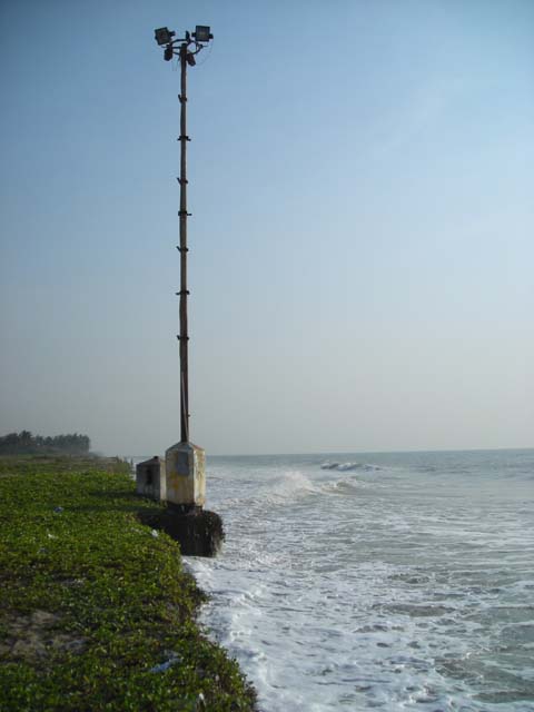 [cuddalore_silver+beach_erosion_may+2008_04.JPG]