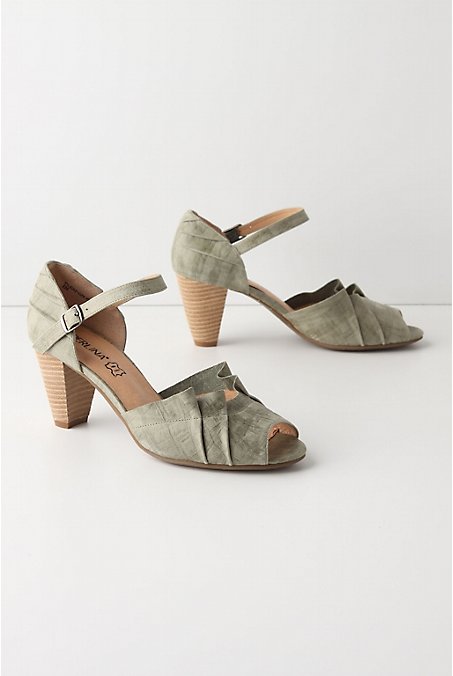 Anthropologie has the green ones on their site here right now for 128