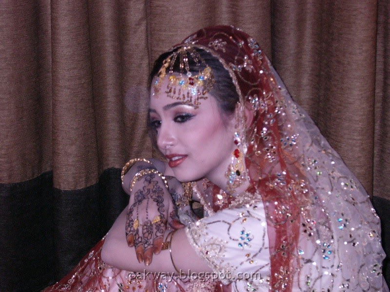 Aqabla Beauty Of Desi Girls Bride Makup