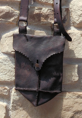 Ken Scott Pouches: Old Pouch Friday: One piece pouch