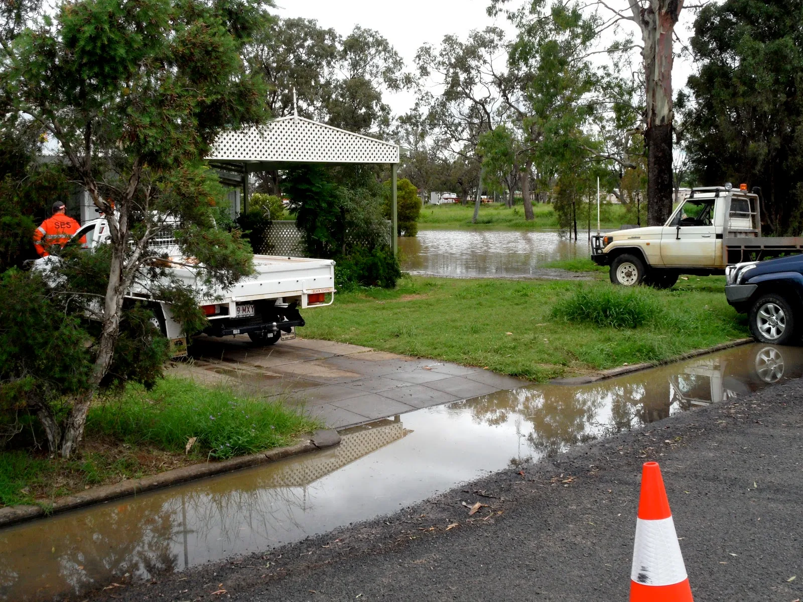 Spectacular Evacuation Warning Issued As Flood Peak Looms For Chinchilla Abstract Collection