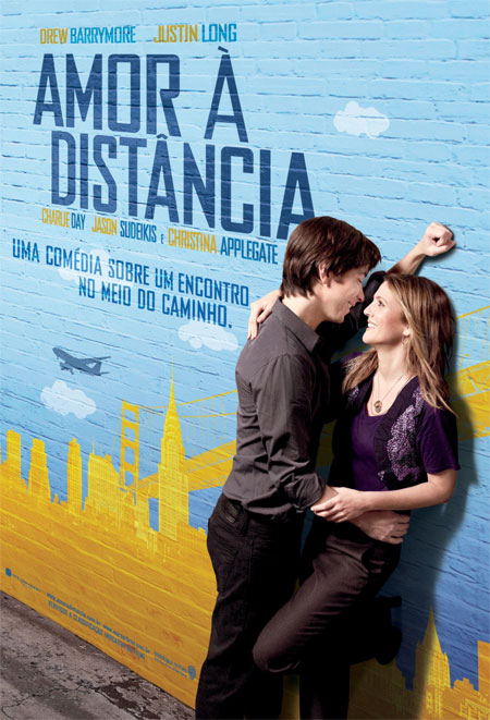Erin (Drew Barrymore) é uma jovem bem humorada que conquista o recém-solteiro Garrett (Justin Long). O relacionamento deveria ser mais um amor de verão, mas quando ambos têm de voltar para casa um dilema se inicia. Como manter a distância uma relacionamento que parecia não ter futuro e acabou se transformando em uma grande paixão? 