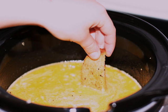 make fondue at home in your crockpot slow cooker