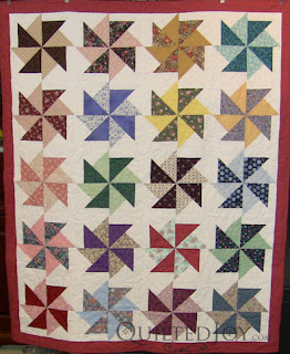 Pinwheel Quilt with Lime Tree Pantograph, quilting by Angela Huffman - QuiltedJoy.com
