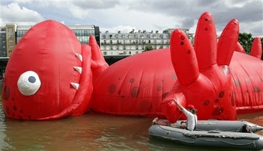 Floating+inflatable+dinasour.jpg