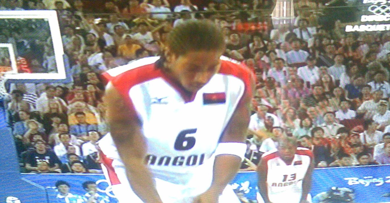 [Ang_bask_morais_jo2008.jpg]