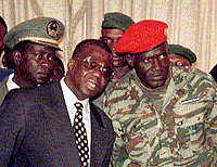 [GB_Nino_militares.gif]