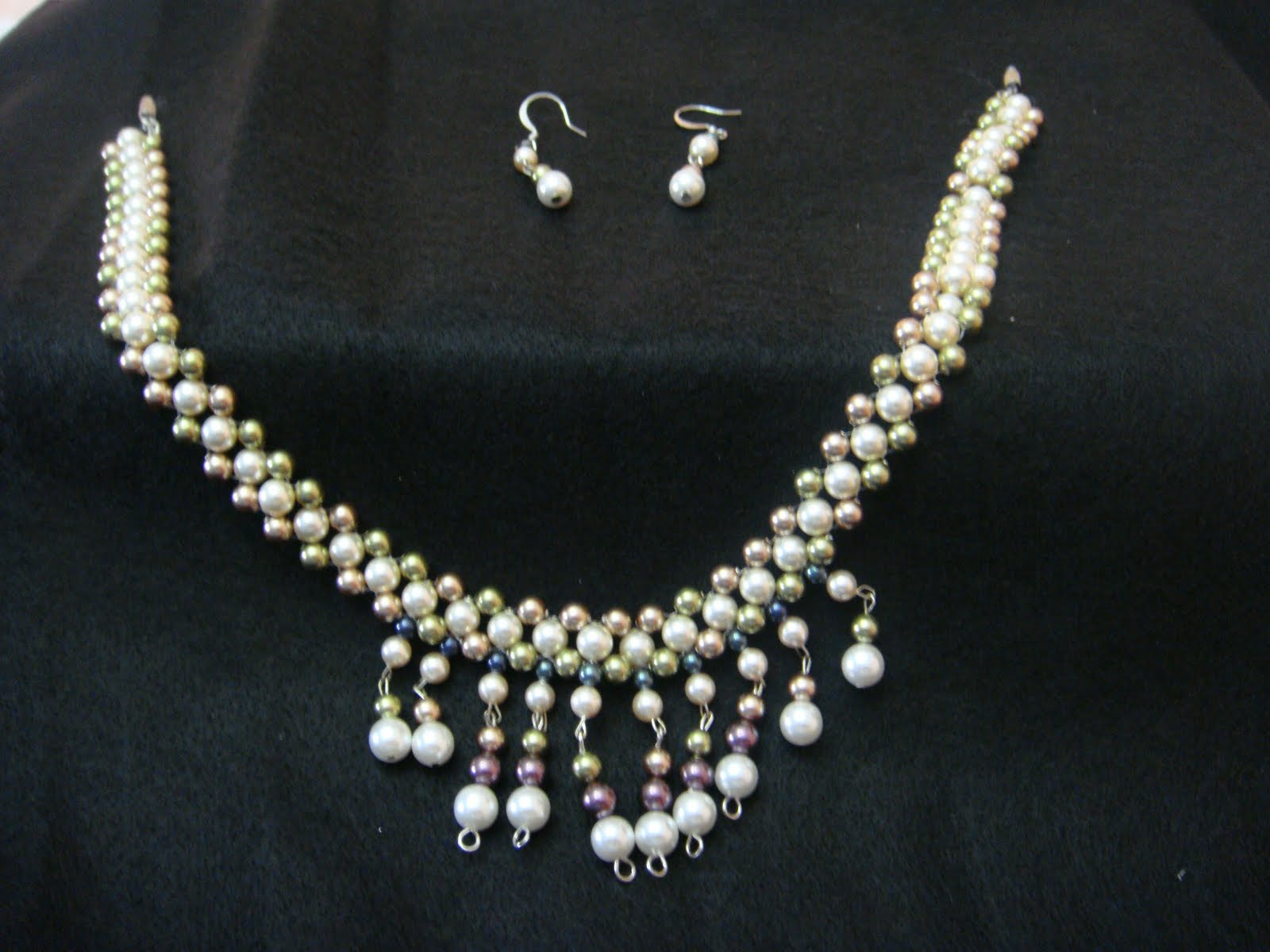 A*JewelBox: Colourful Pearl Necklace and Earrings Set