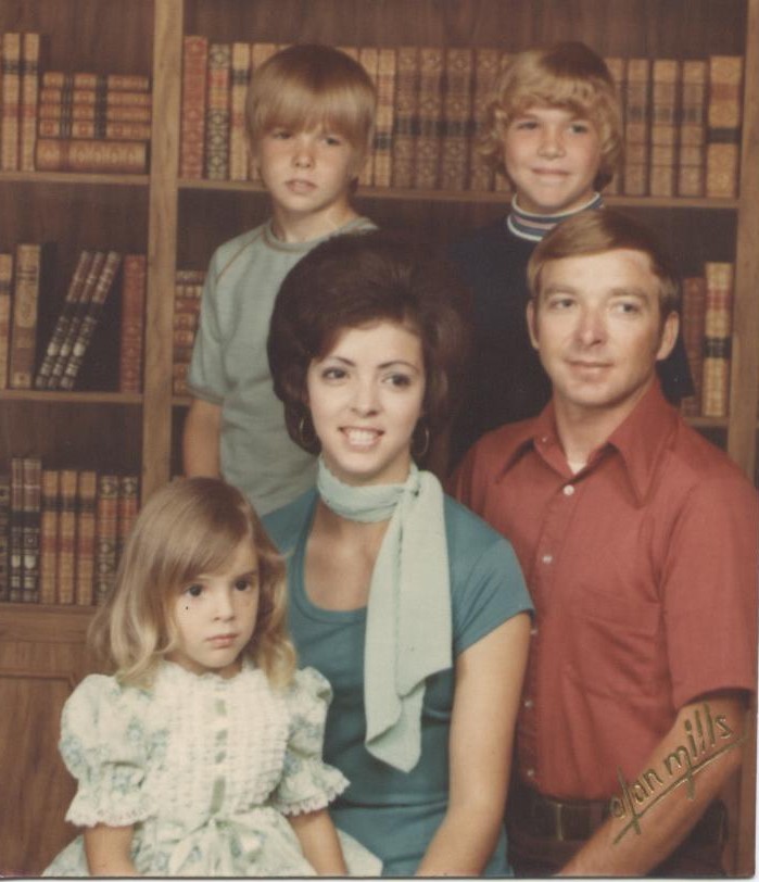 [Family+Portrait.jpg]
