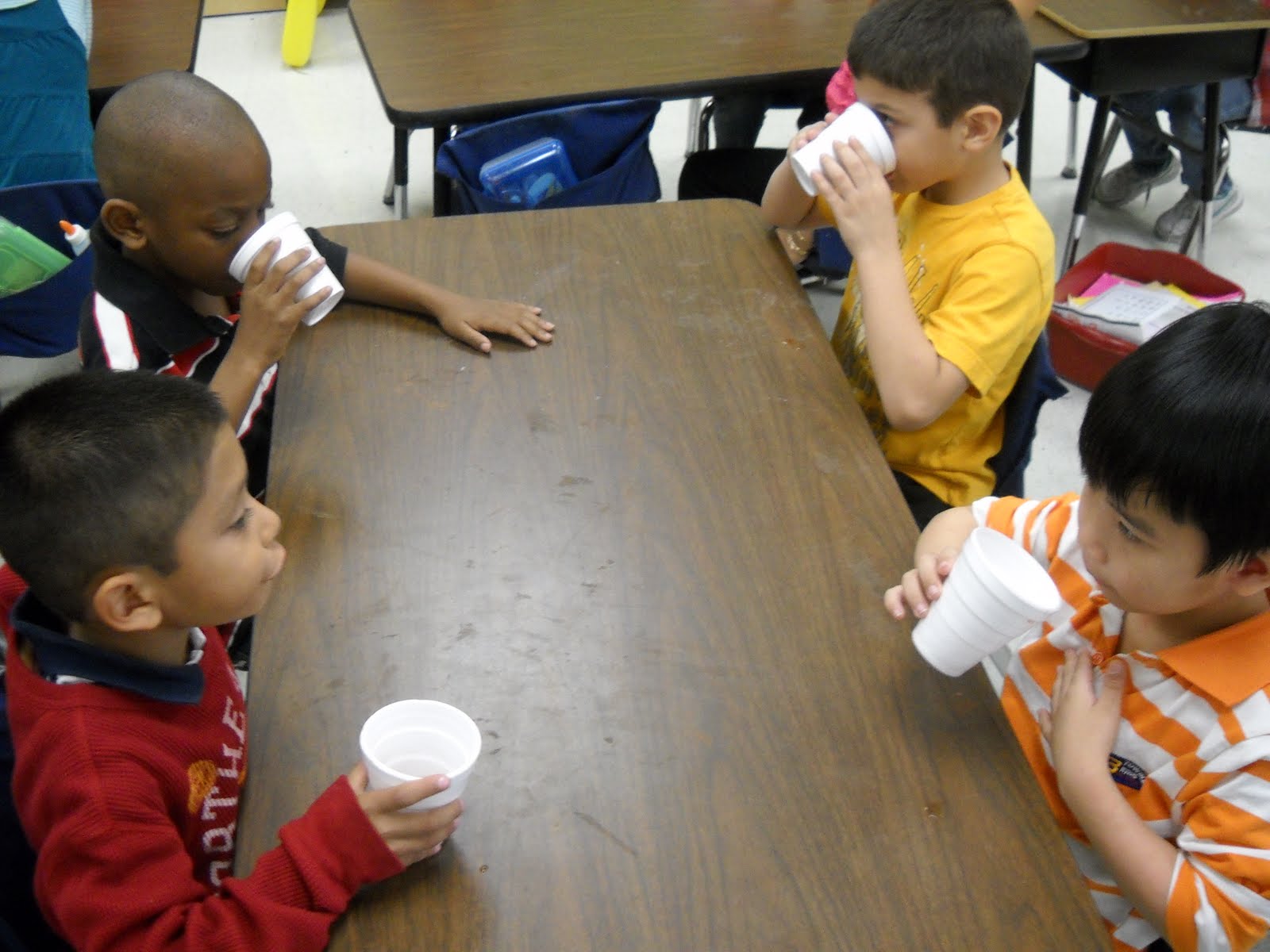 Mrs. Wood's Kindergarten Class: Ms. Spider's Tea Party