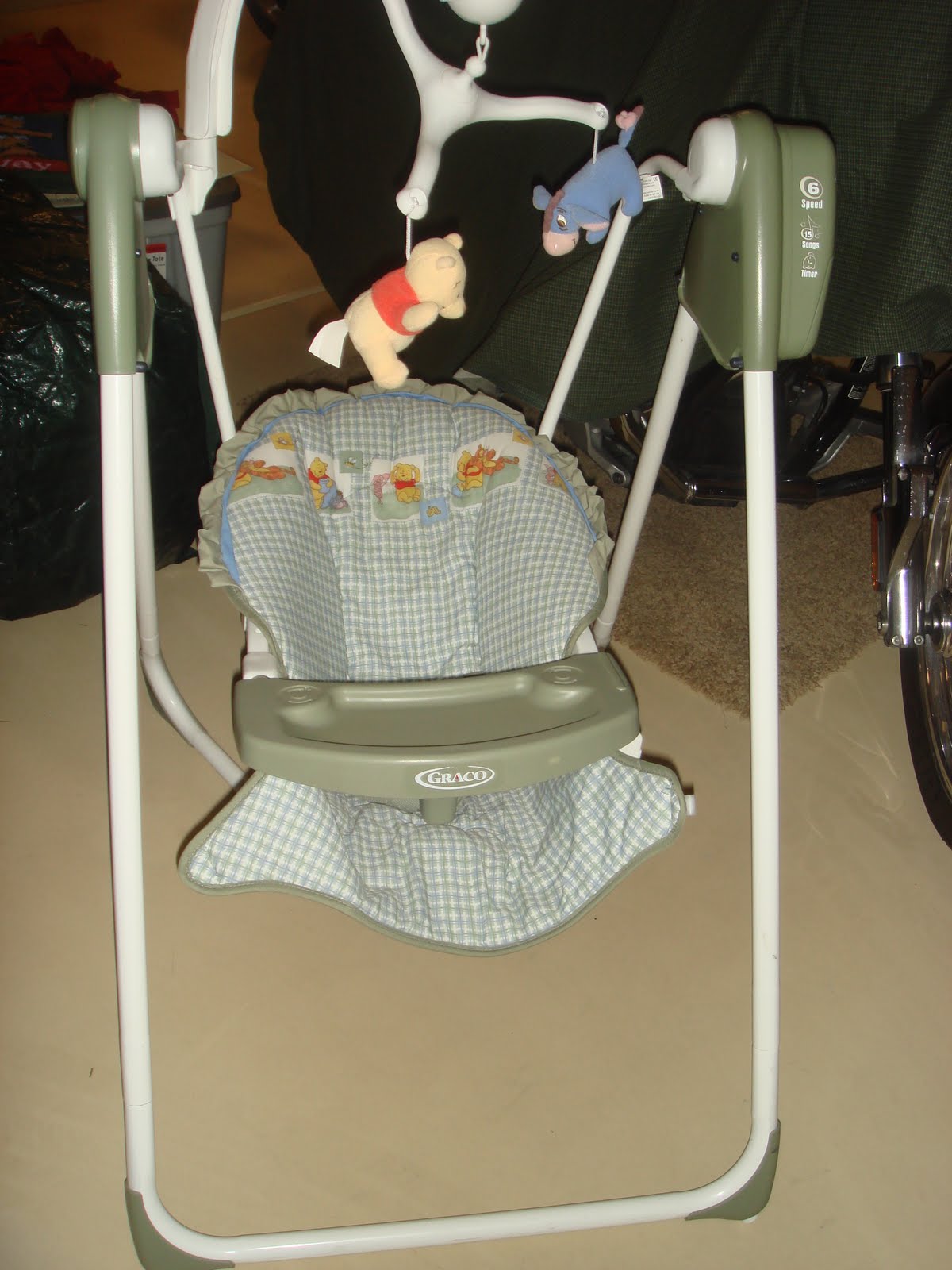 Princess Bargains Graco Easy Entry Infant Swing in Days of Hunny