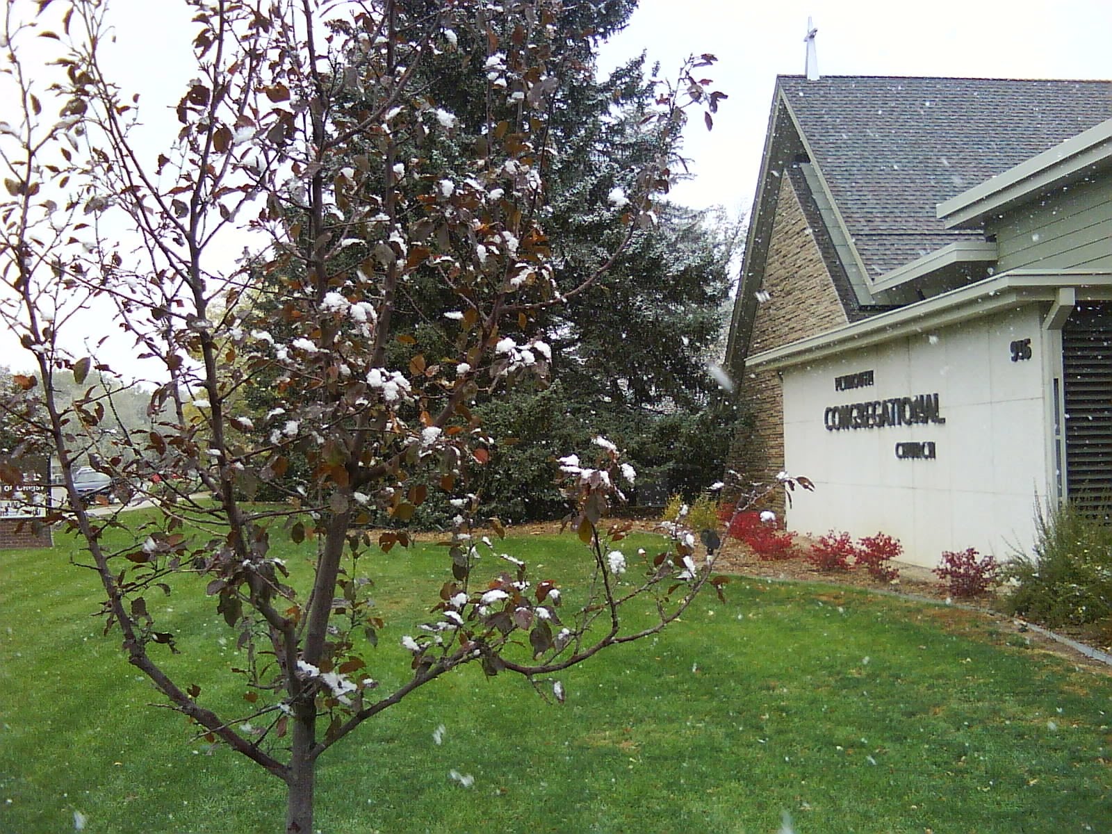 [snowy+church.jpg]