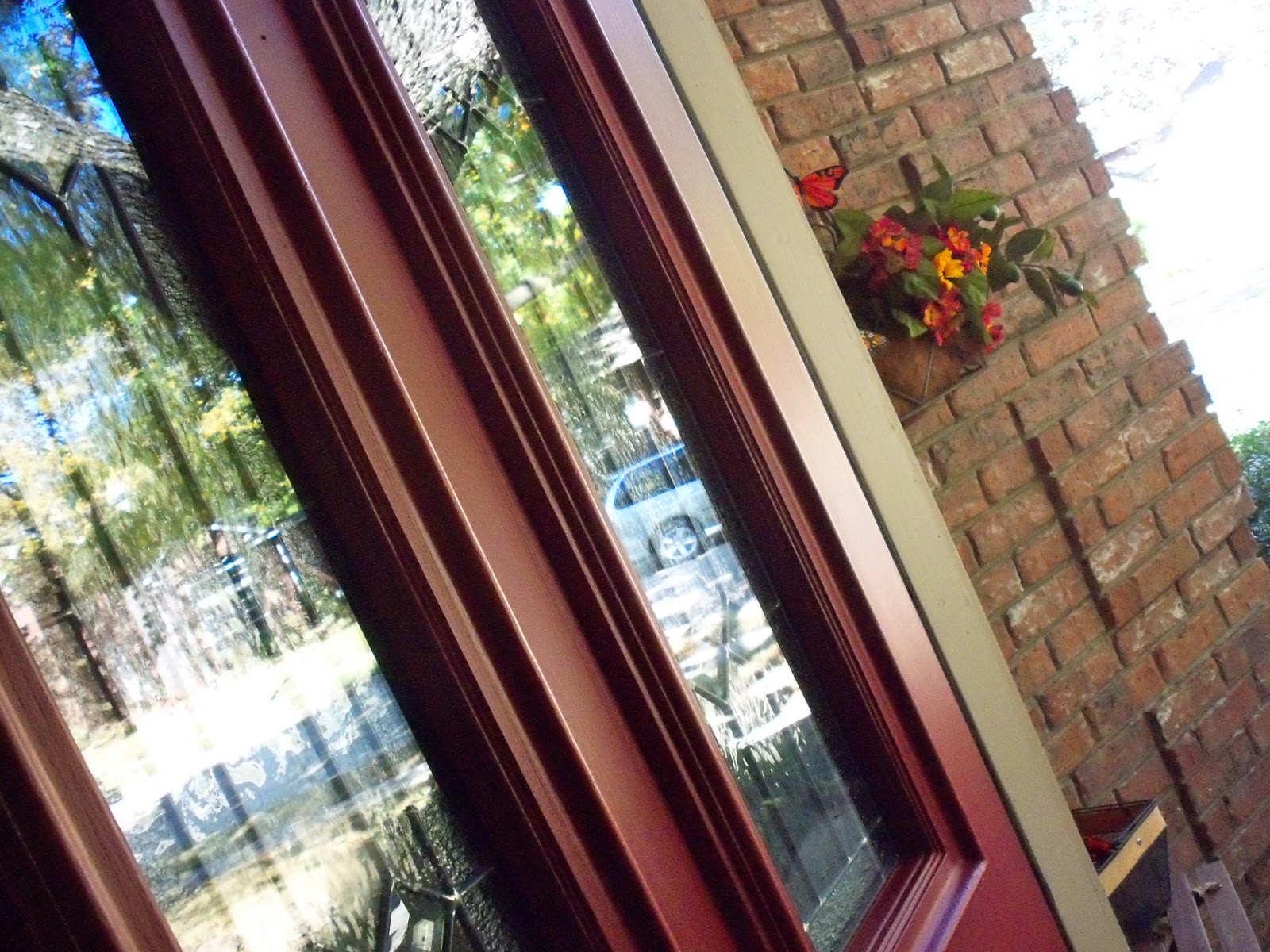 My Heart with Pleasure Fills Black door. Red door