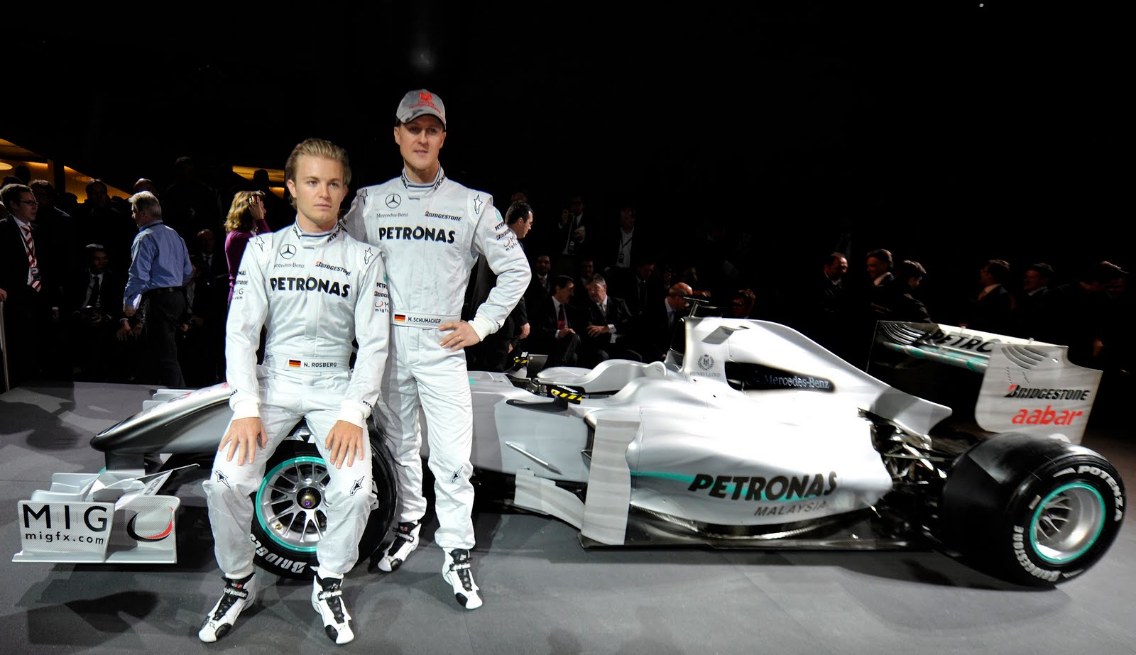 [Michael+Schumacher+(R)+and+German+teammate+Nico+Rosberg+.jpg]