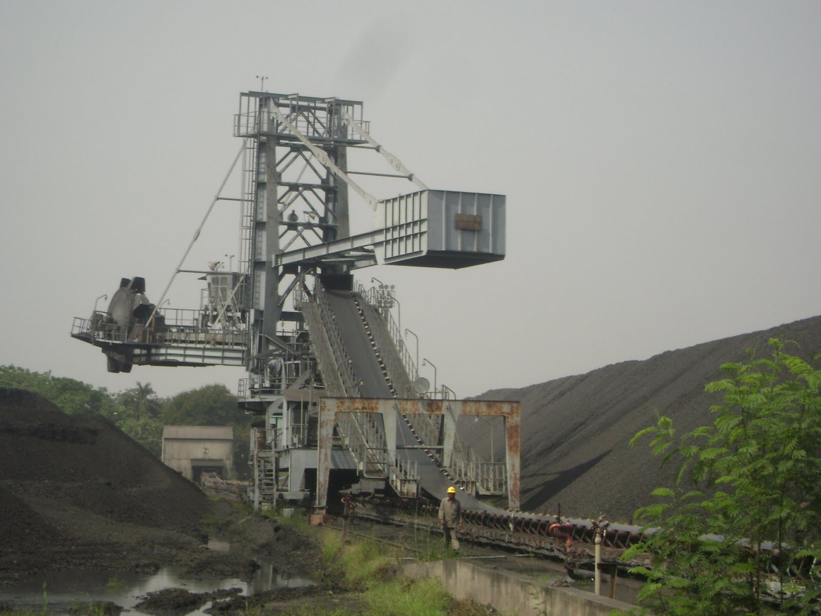 THERMAL POWER PLANTS: COAL STACKER /RECLAIMER