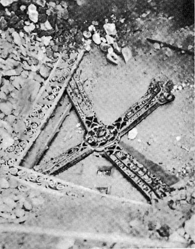 ESPAÑA HEROICA La Cruz de la Victoria.