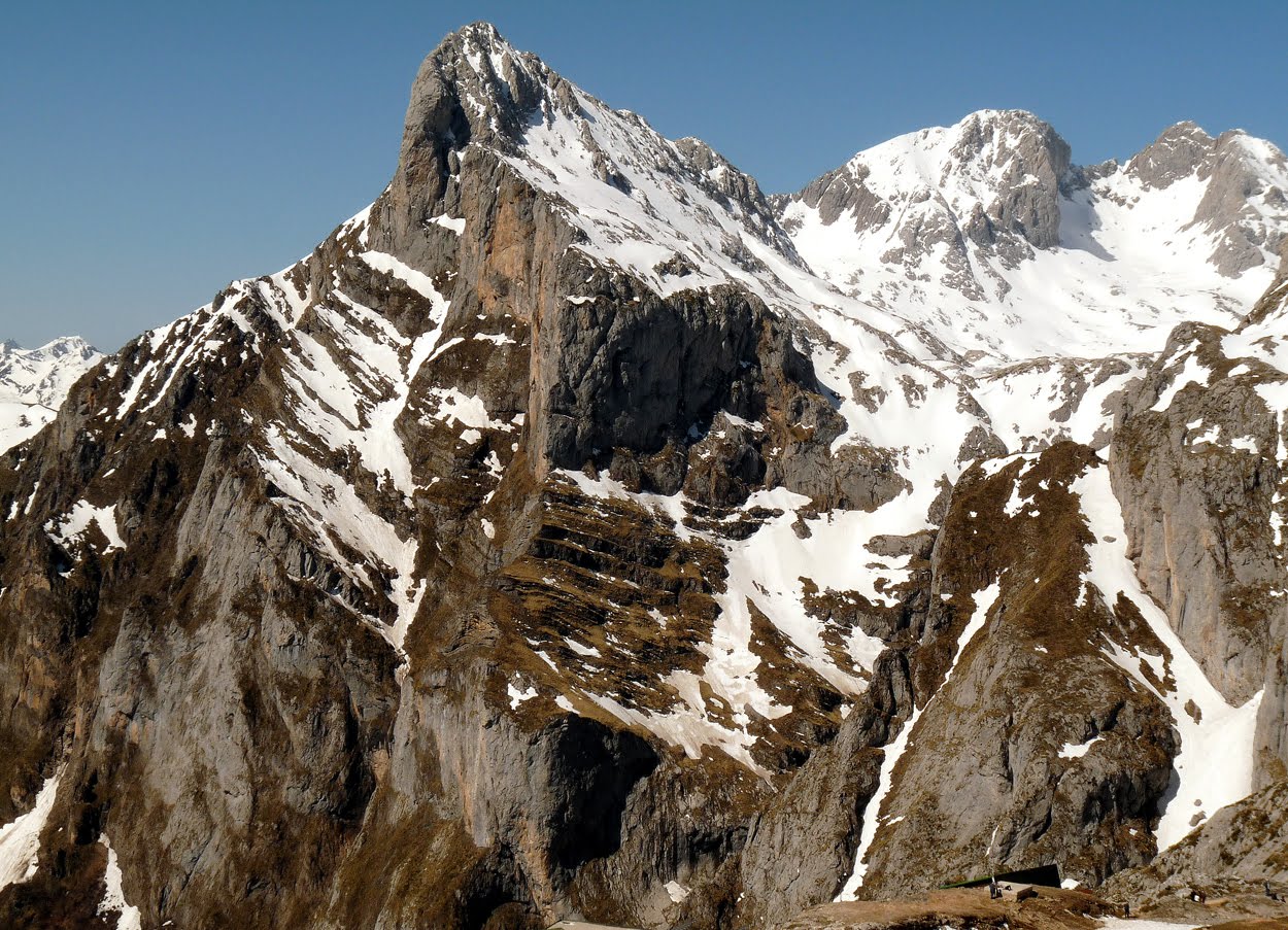 LAS MARACAS DE MACHIN Fuente De