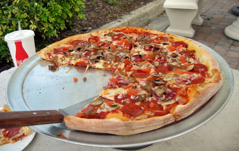 Central Florida's Good Eats Riverwalk Pizzeria