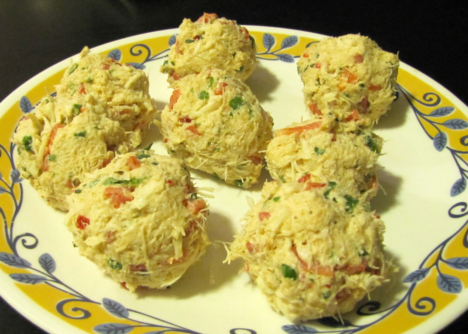 Smells Like Food in Here Chesapeake Bay Crab Cakes with Herbed Tartar